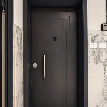 21 Boutique